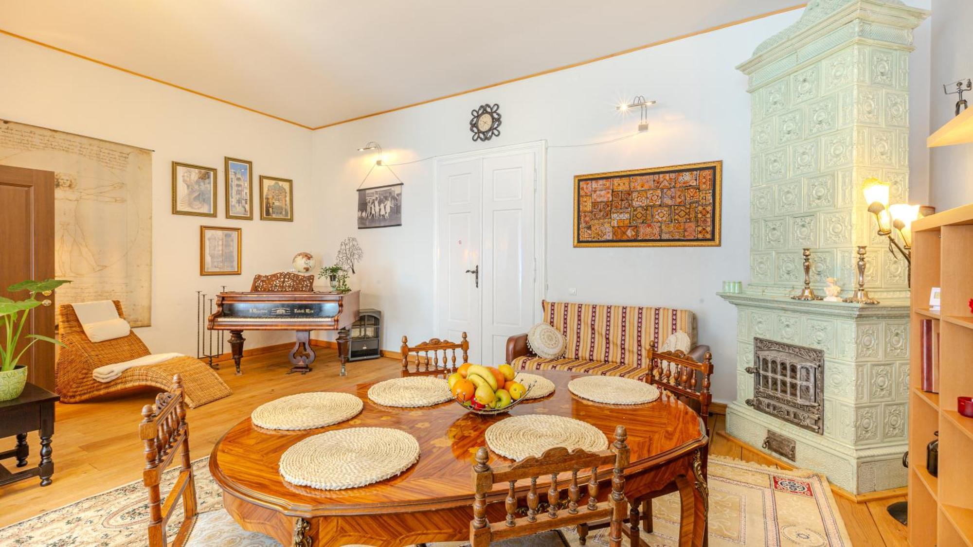 בראשוב A Piece Of History Guesthouse מראה חיצוני תמונה