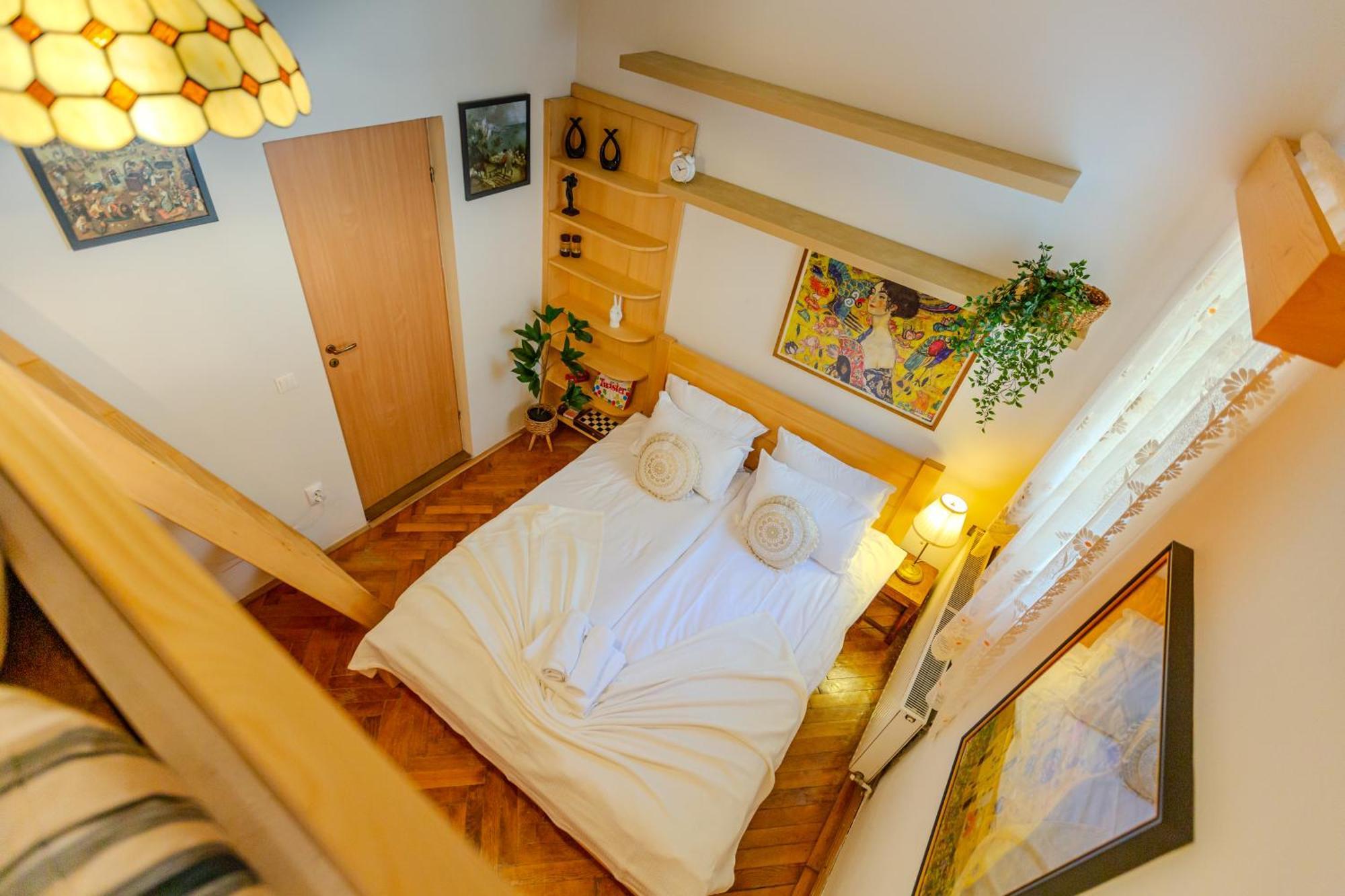 בראשוב A Piece Of History Guesthouse מראה חיצוני תמונה
