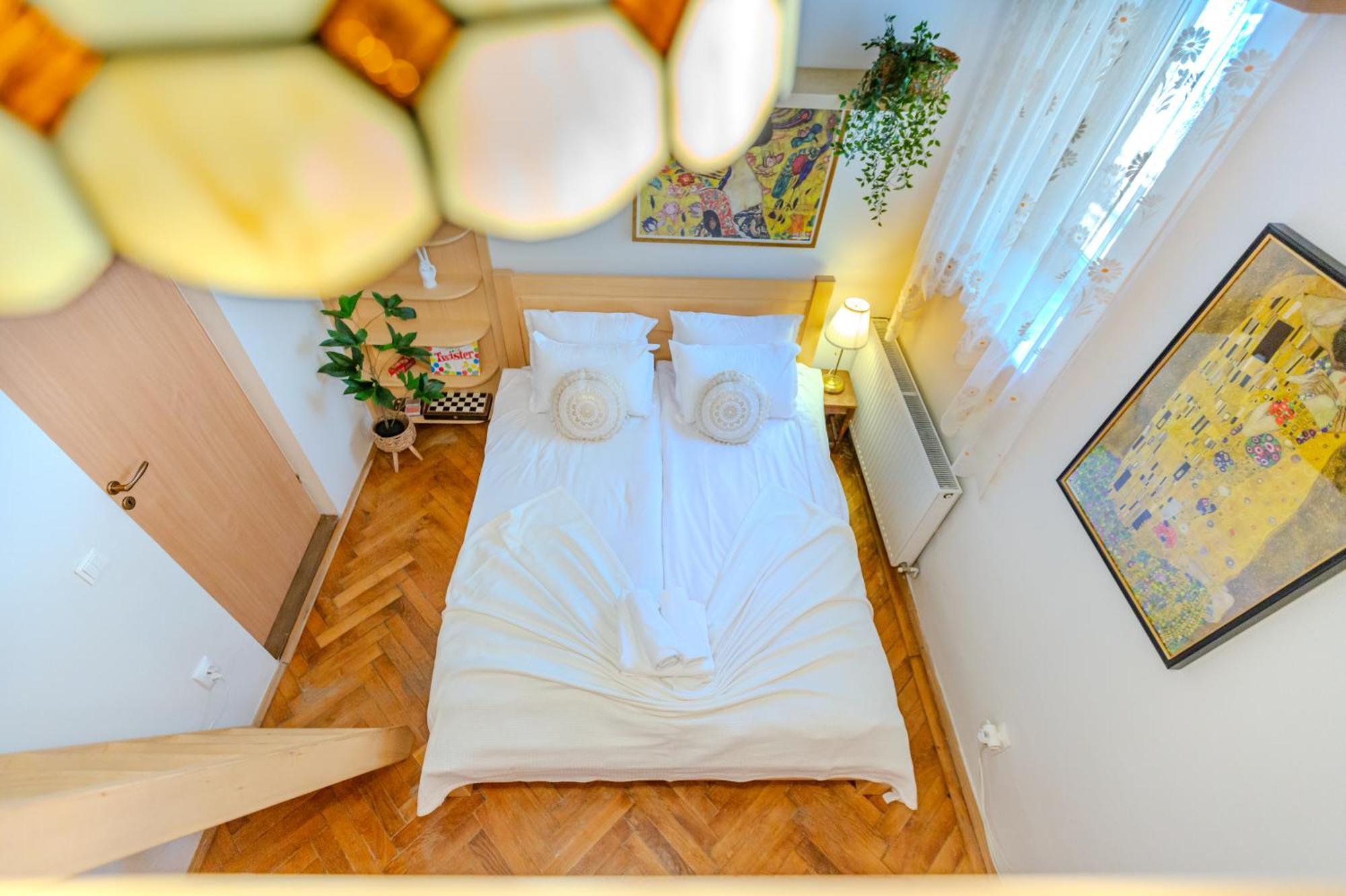 בראשוב A Piece Of History Guesthouse מראה חיצוני תמונה