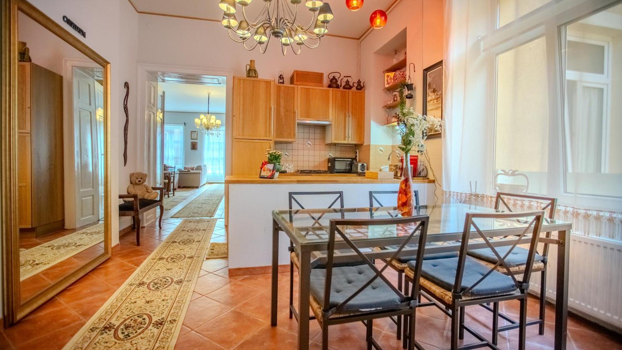 בראשוב A Piece Of History Guesthouse מראה חיצוני תמונה